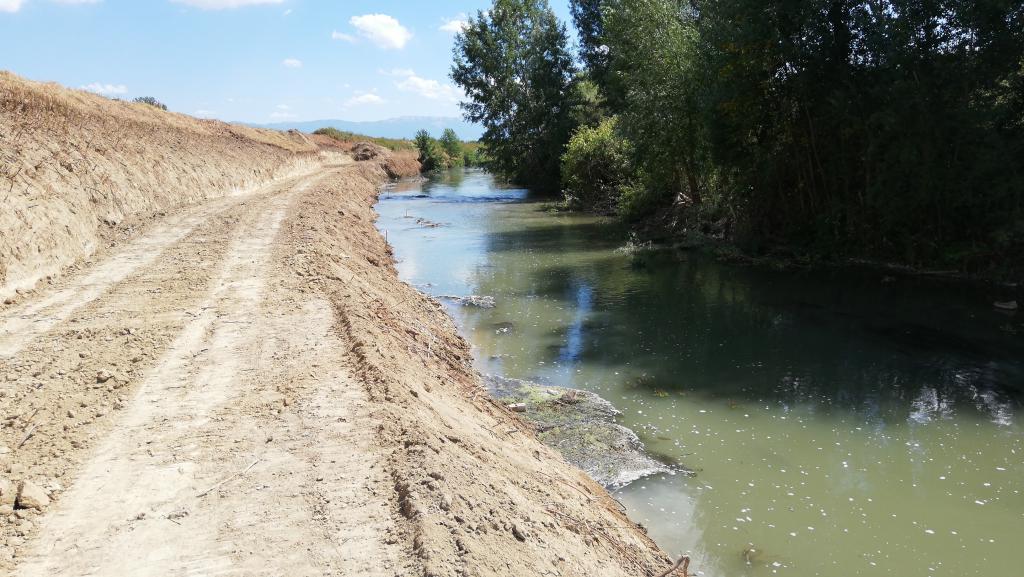  - Fiume Topino a valle di Cannara: formazione della golena in destra idraulica