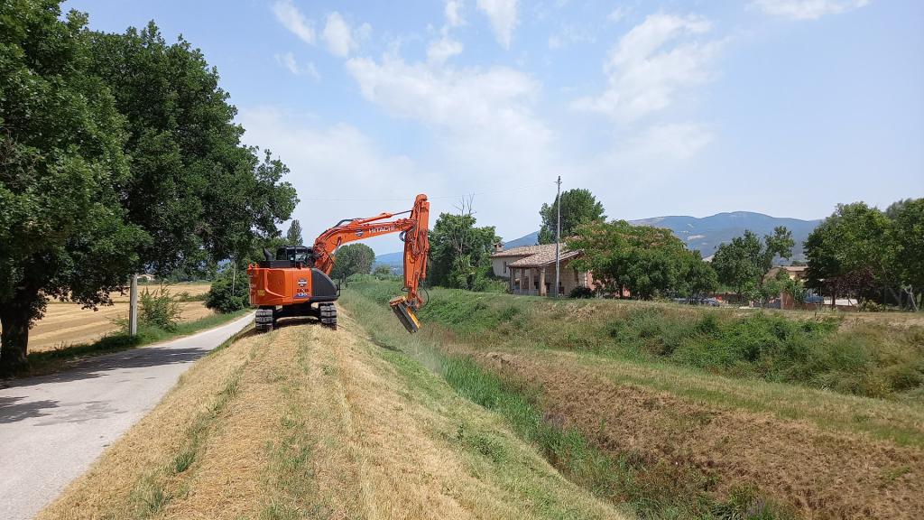  - sfalcio confluenza torrenti Ruicciano Cocugno loc. Capanne Montefalco