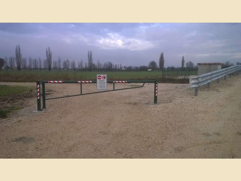  - STRADA SERVIZIO NUOVO FOSSO FORMA VECCHIA LOC. CASONE