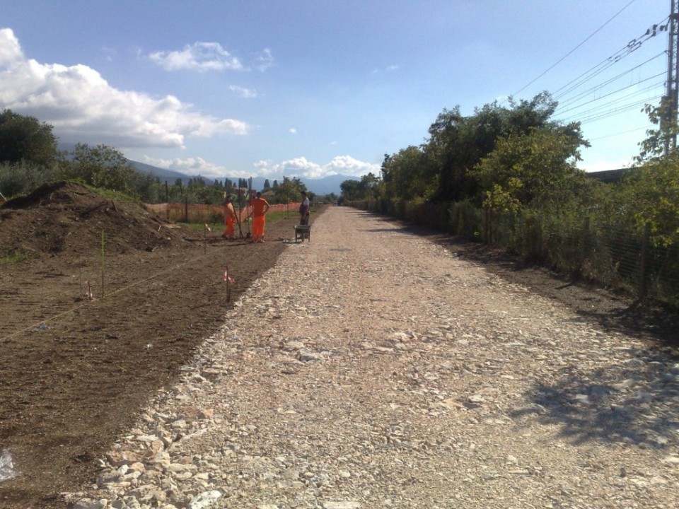  - REALIZZAZIONE STRADA SERVIZIO ADIACENTE LINEA FS ORTE-FALCONARA