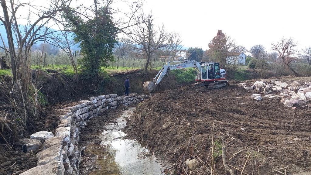  - Torrente Sambro realizzazione scogliera per riparazione erosione in sx idraulica a monte azienda vivaistica loc. Passaggio 