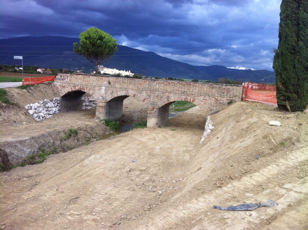  - SCOGLIERE DI PROTEZIONE IN PROSSIMITA DEL PONTE STRADALE