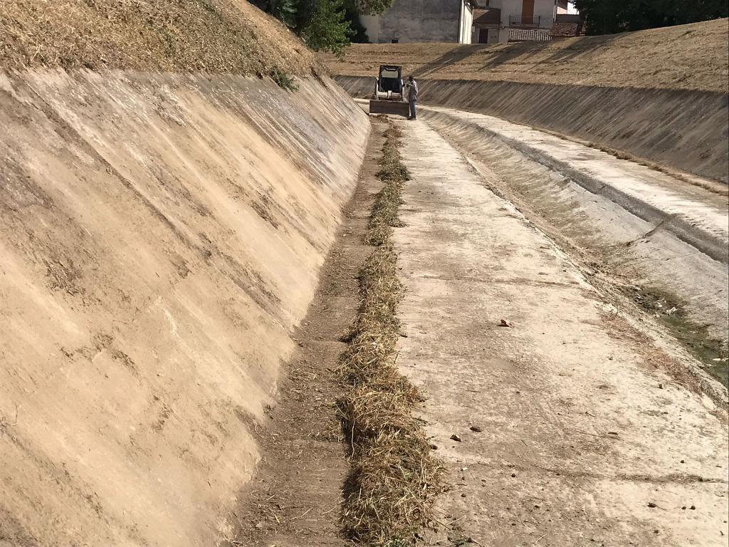  - Torr. Attone in loc. Cantalupo, rimozione terre di deposito e sfalcio tratti arginali non cementati.