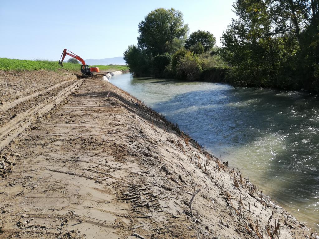  - Fiume Topino a valle di Cannara: realizzazione scogliera in destra idraulica