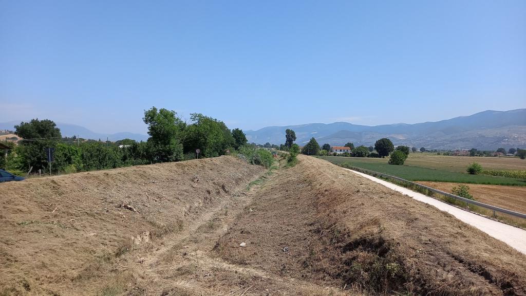  - sfalcio Torrente Ruicciano a valle passerella pedonale loc. Madonna della Stella